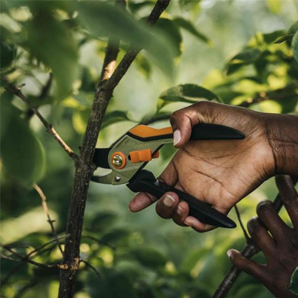 Площинний секатор суцільнометалевий Fiskars Solid P331 1057163