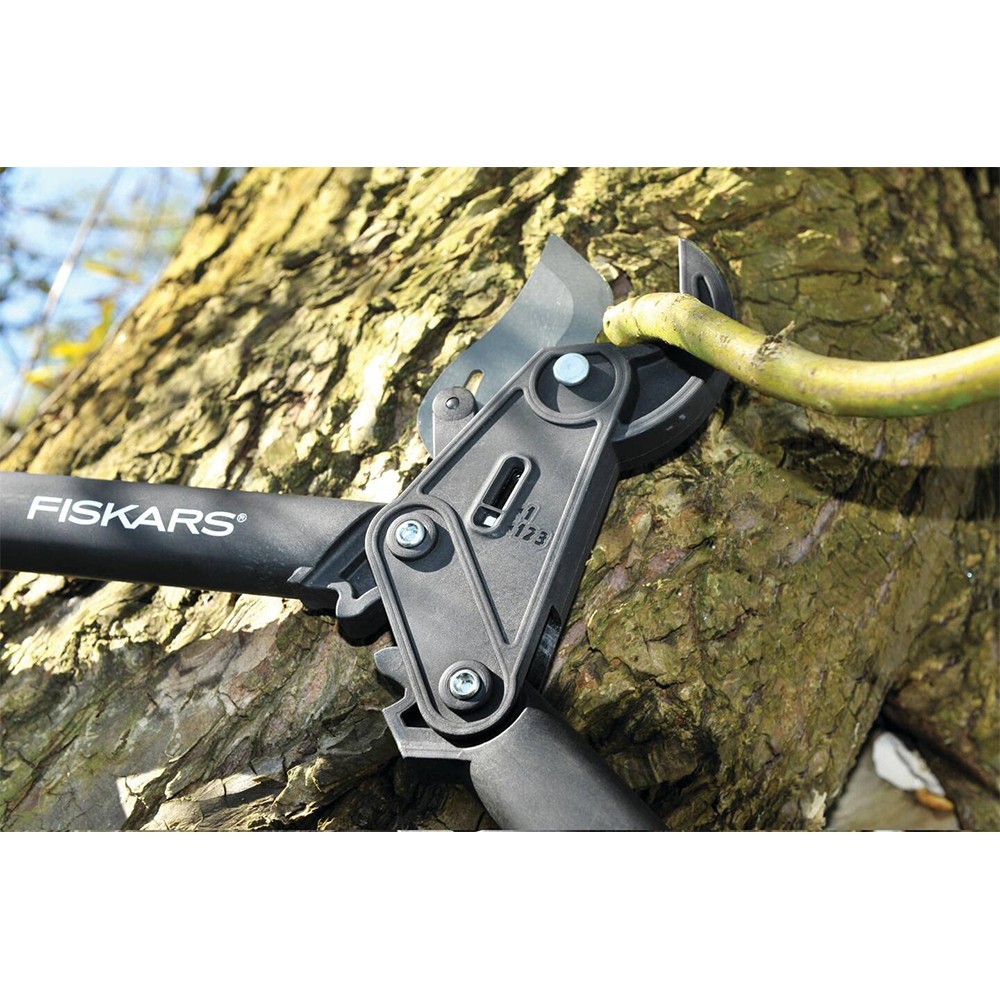 Контактний веткоріз Fiskars з храповим механізмом L85 1000585