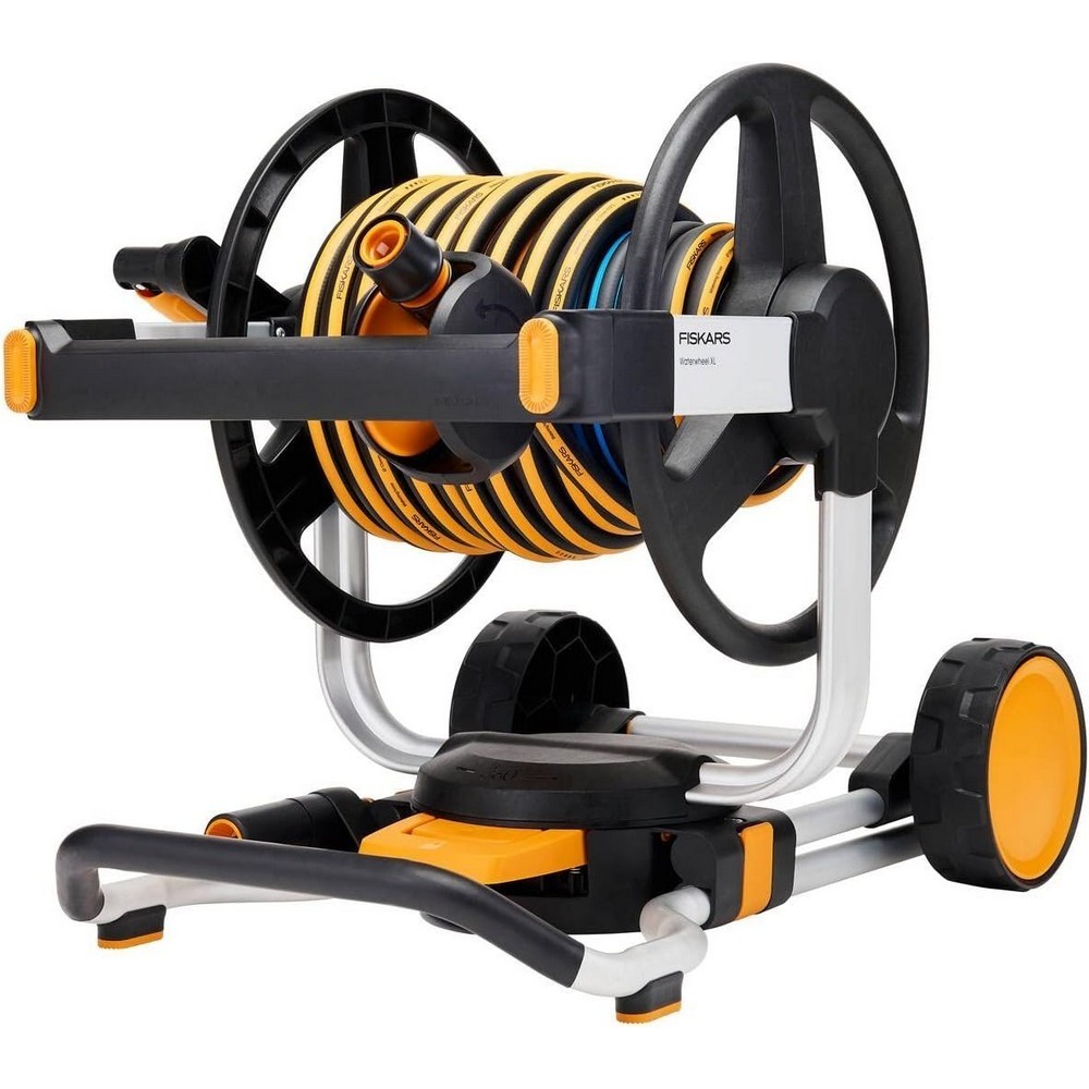 Ручна котушка Fiskars XL зі шлангом та набором аксесуарів 1062256