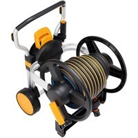 Ручна котушка Fiskars XL зі шлангом та набором аксесуарів 1062256