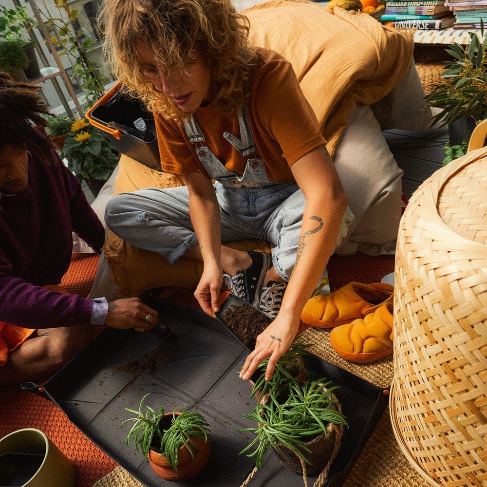 Складаний садовий килимок Fiskars Solid для рослин 1071304