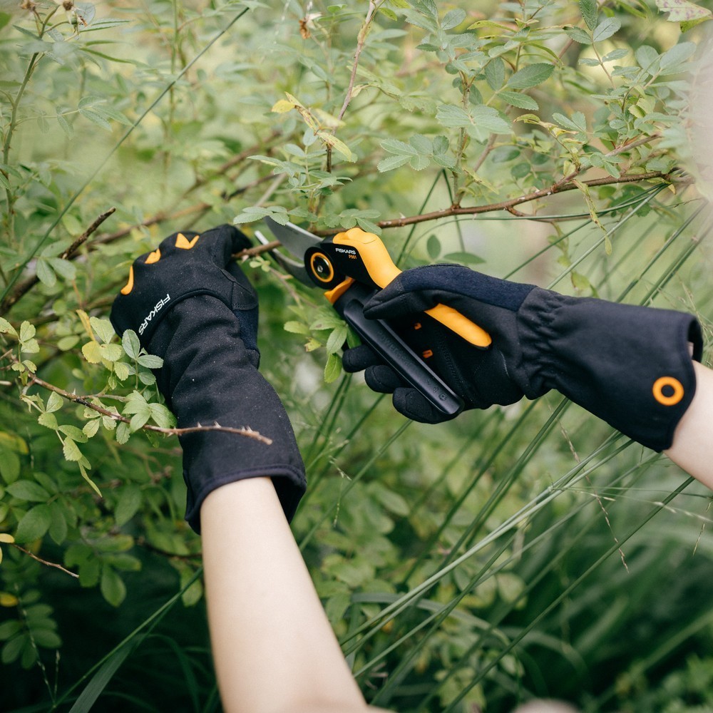 Рукавички для догляду за чагарниками Fiskars Solid (10) 1071153