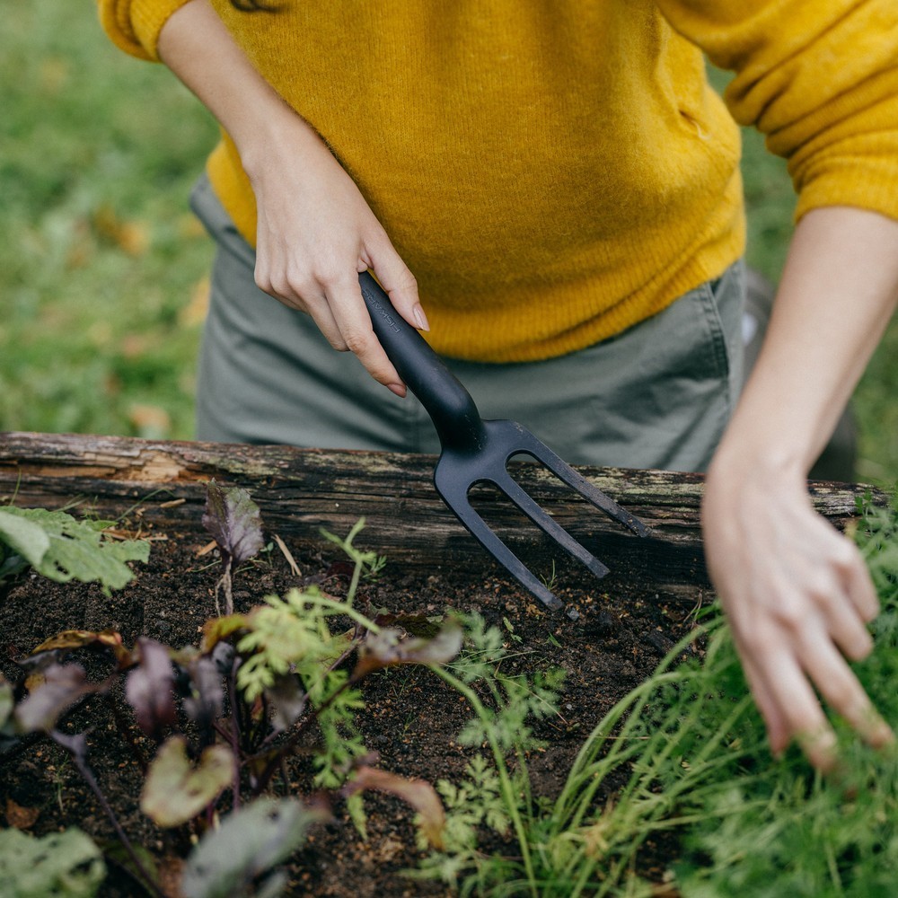 Вилка посадочна Fiskars Solid 1072103