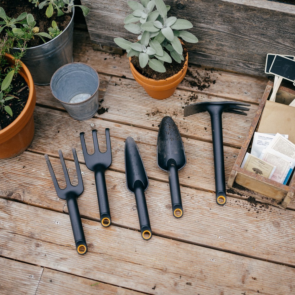 Вилка посадочна Fiskars Solid 1072103