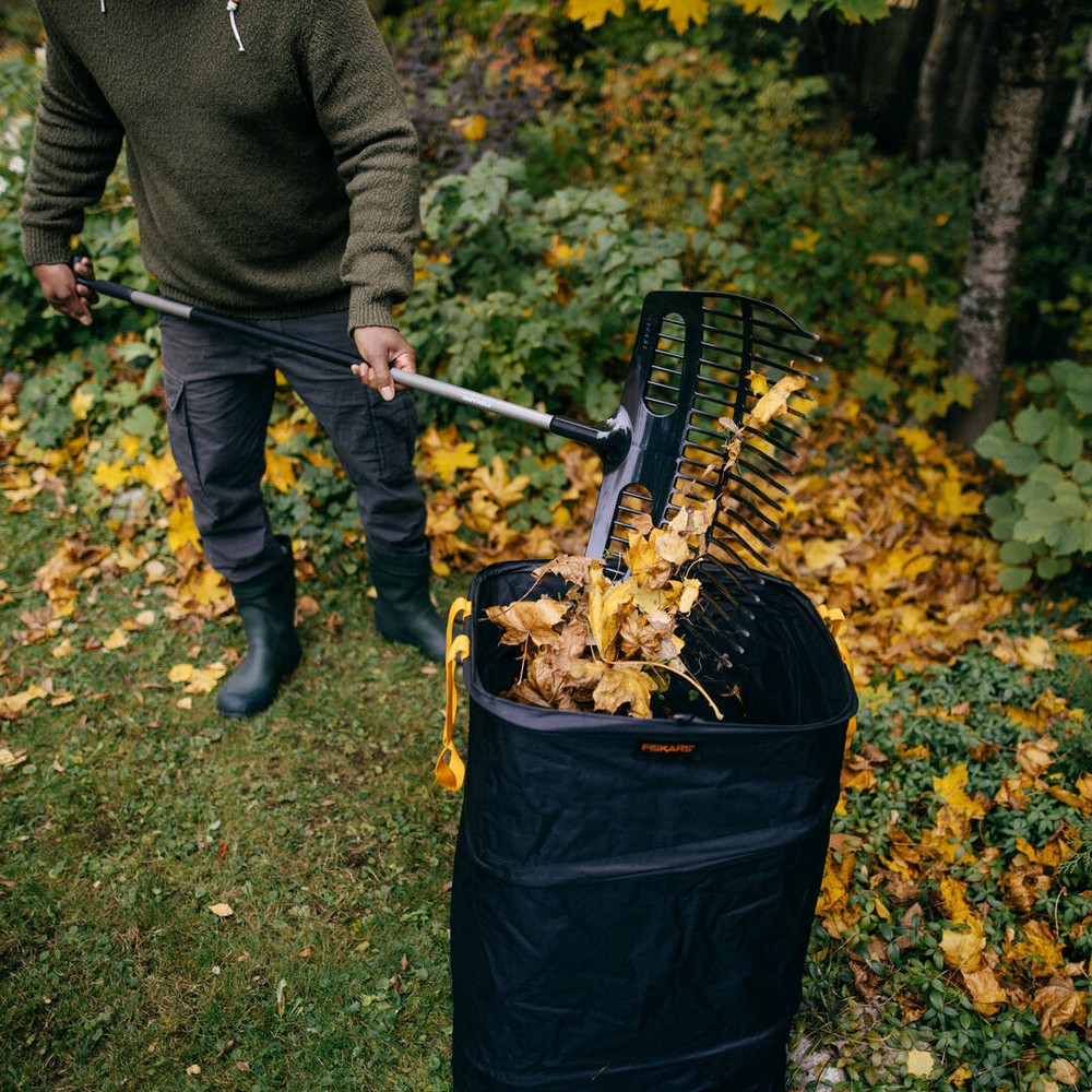 Лопата-граблі для листя Fiskars Ergonomic 1077116