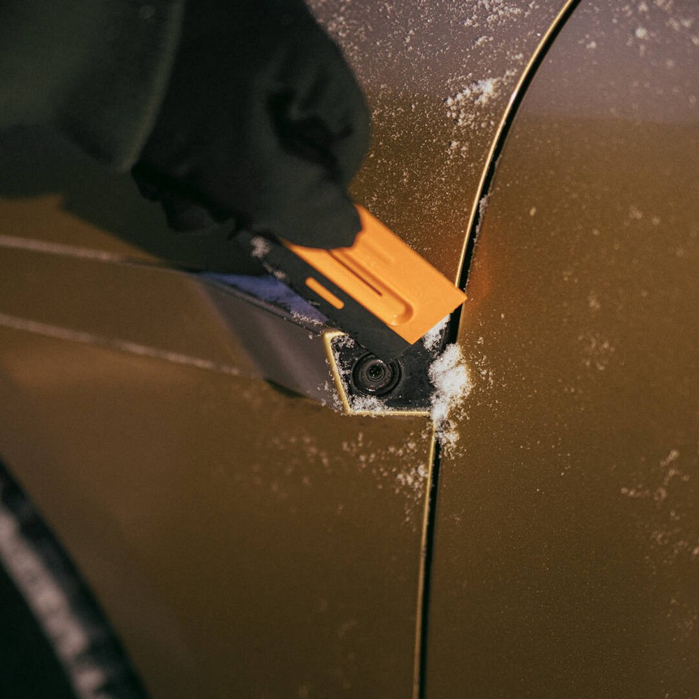 Щітка-скребок Fiskars Plus 1078494