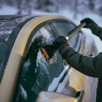 Щітка-скребок Fiskars Plus 1078495