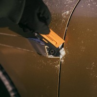 Щітка-скребок Fiskars Plus 1078495