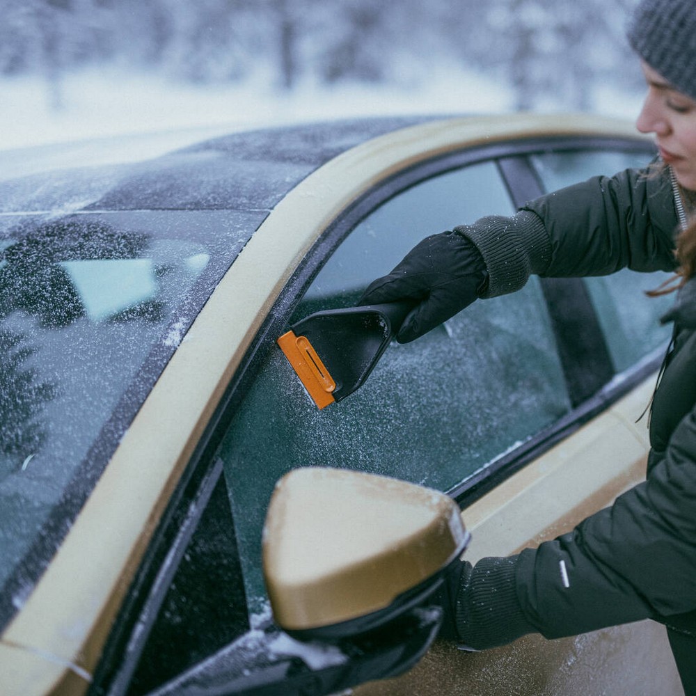 Скребок для льоду Fiskars Solid 1078497