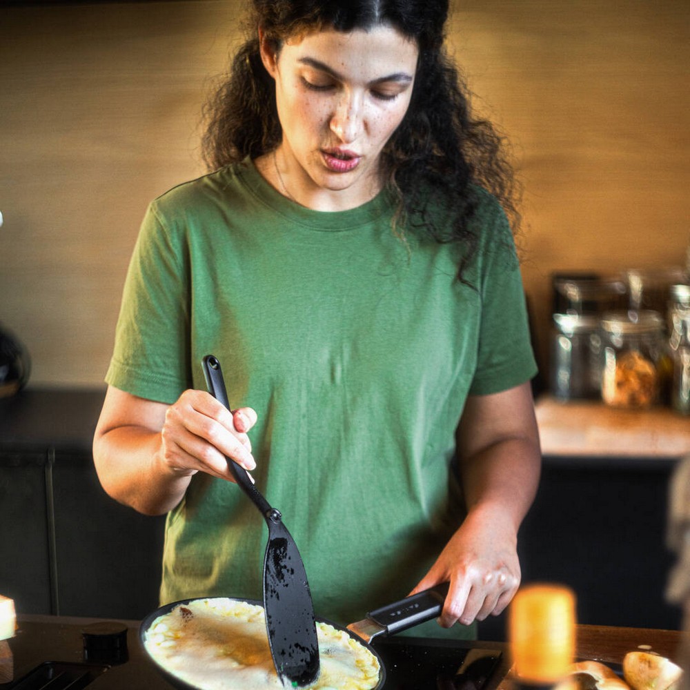 Сковорода для омлетів та млинців Fiskars Hard Face 22 см 1075522